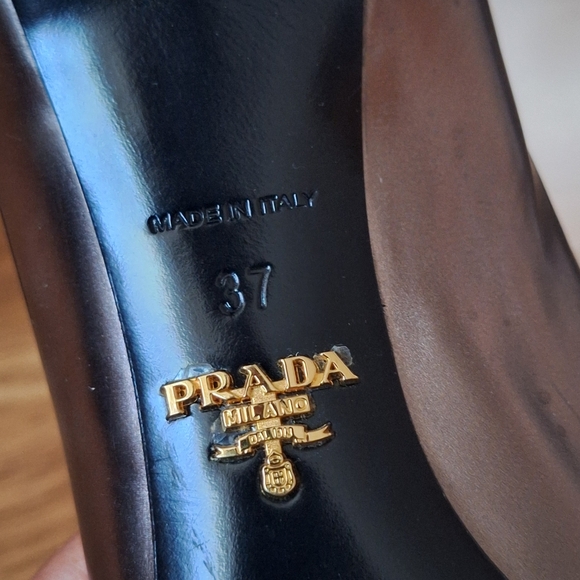 Prada Metallic Pointy Toe Pump Gold 37 TLC - Picture 7 of 12